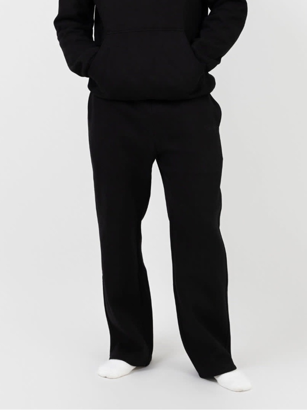 Comfrt Signature Straight Leg Sweatpants size Small in Black